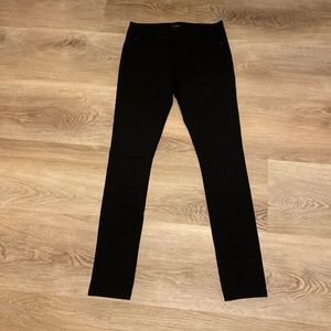 Black skinny pants